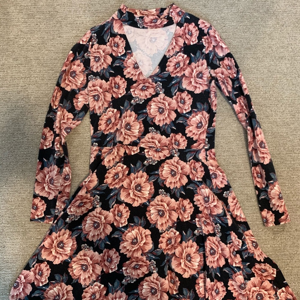 Hollister floral long sleeve dress